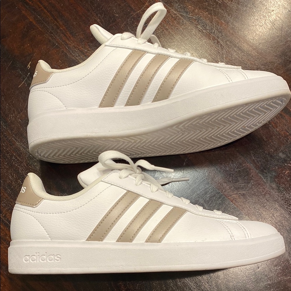 Adidas grand court 2.0